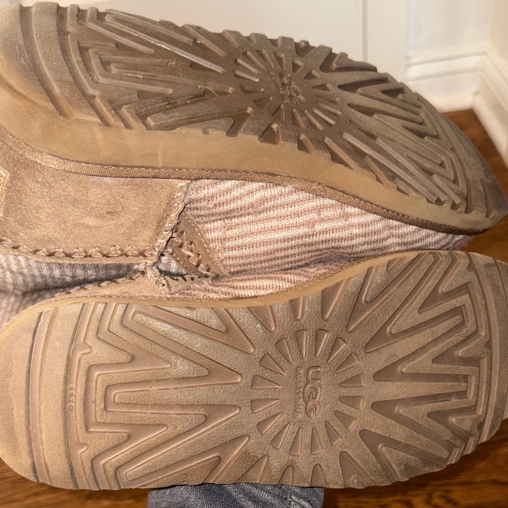 Striped Uggs - Picture 4 of 8